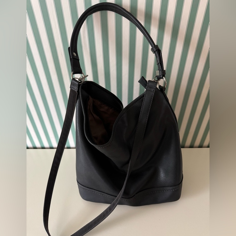 Chic Black Women's Shoulder Bag